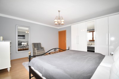 Poreč nei dintorni – ampia casa con 3 appartamenti, grande giardino e potenziale per piscina 26