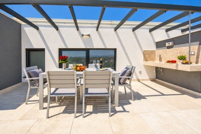Vrsar – Penthouse s krovnom terasom i pogledom na more