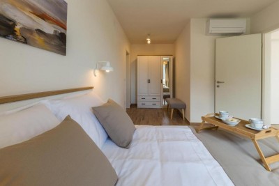 Buje okolica – elegantna kuća s bazenom i panoramskim pogledom 17