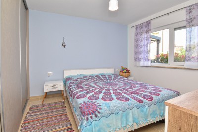 Prostran stan u prizemlju s dvije spavaće sobe i vrtom od 150 m² 13