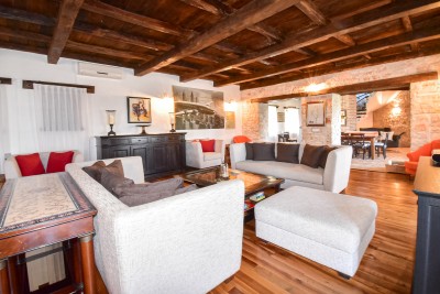 Autentica villa in pietra istriana con vista panoramica 12