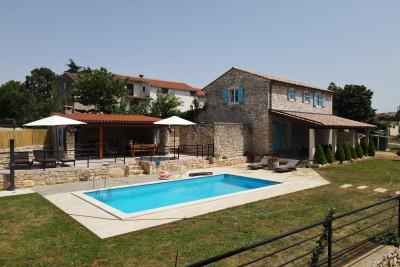Istrian property with two houses and a lot of potential