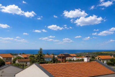 Poreč Area – Apartment with Rooftop Terrace and Sea View