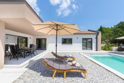 Labin – Moderna vila s bazenom, 8 km od Rapca 9