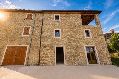 EKSKLUZIVNA PRODAJA – autentična istarska kamena kuća s pogledom na more, renovirana 2025. 3