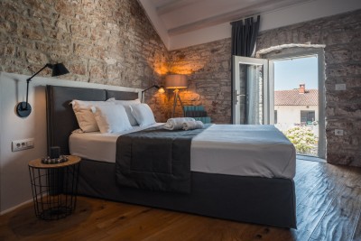 Središnja Istra, Obnovljena kamena vila s bazenom 37