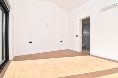 Ekskluzivna vila u istarskom stilu s bazenom i privatnošću 30