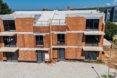 Großzügige Wohnung im 1. Stock mit zwei Terrassen – 500 m vom Meer entfernt - in Bau 4