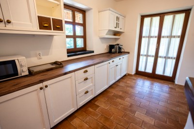 Šarmantna istarska vila s bazenom i uređenim vrtom 10