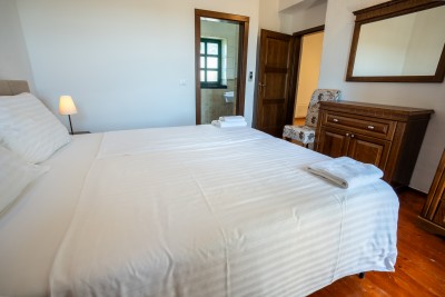 Istarska vila s bazenom, terasama i pogledom na more 33