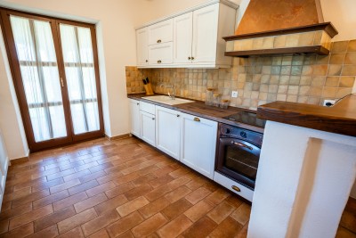 Šarmantna istarska vila s bazenom i uređenim vrtom 9