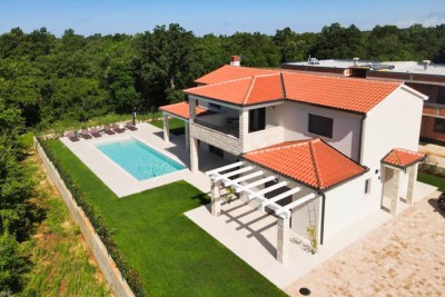 Exceptionally high-quality villa with a large pool near Poreč 3