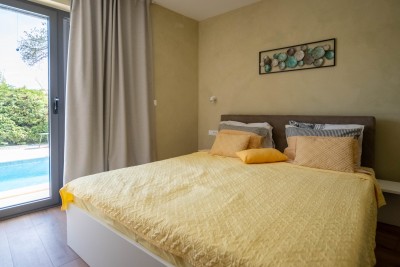 Novigrad okolica, kuća s bazenom u prirodi 8km od mora 9
