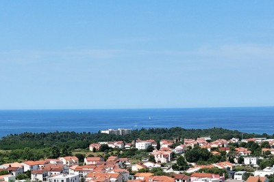 Parenzo – Terreno edificabile a 1 km dal mare 4