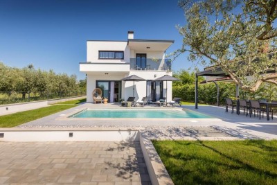 Moderne Villa mit Pool und herrlichem Meerblick