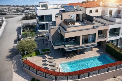 Poreč-Luksuzna vila s pogledom na more500 m od plaže, wellness i rooftop jacuzzi 6