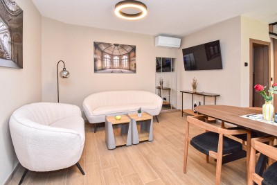 Renovirana istarska ljepotica s bazenom i prostranim dvorištem 7