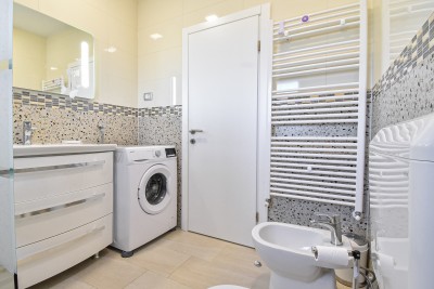 Ekskluzivna kuća na osami s bazenom i prostranom okućnicom 24