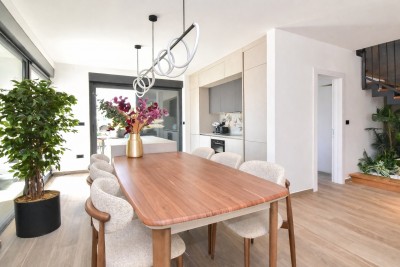 Moderne Villa mit Pool, Sauna und gepflegtem Garten – ruhige Lage nahe Poreč 7