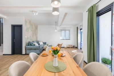 Moderne Villa mit Pool und herrlichem Meerblick 11