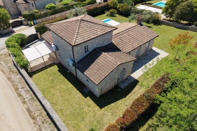 Charmante Steinvilla mit Pool und Panoramablick auf das Meer 7