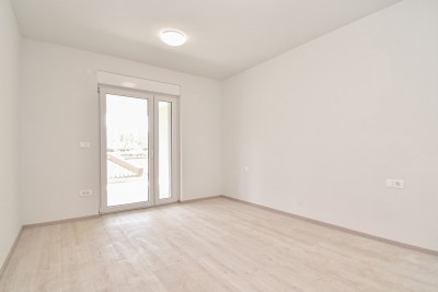 Dvojna kuća s bazenom i pomoćnim objektom u autentičnom istarskom okruženju 31