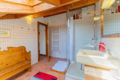 Poreč okolica – šarmantna kamena kuća s bazenom 14