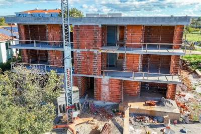 Spacious apartment with covered terrace and large garden – near Poreč - under construction