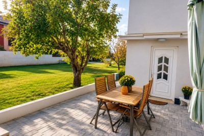 Novigrad – moderan stan u prizemlju, u blizini mora i plaže 8