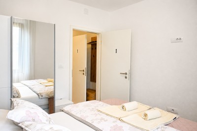 Novigrad area, stone terraced house 800 m from the sea 12