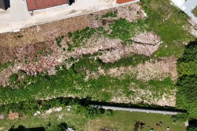 Atraktivno zemljište s građevinskom dozvolom za 5 kuća u nizu i pogledom na more 4