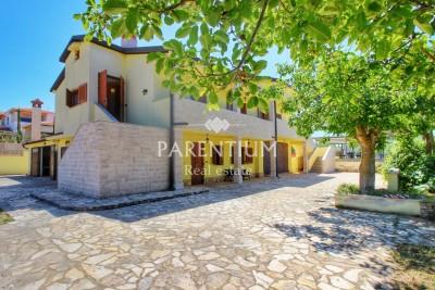 Istria, Porec area - Apartment house with pool and sea view 5