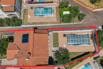 Ekskluziva! Dvojna kuća s bazenom i pogledom na more 27