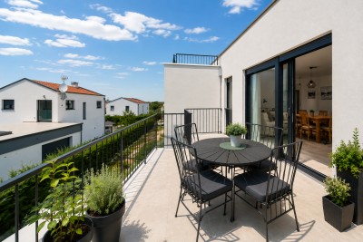 Poreč Area – Apartment with Rooftop Terrace and Sea View