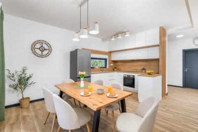 Moderne Villa mit Pool und herrlichem Meerblick 10