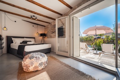 Središnja Istra, Obnovljena kamena vila s bazenom 22