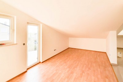 Attic apartment with terrace and beautiful view 5