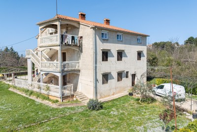 Investicijska prilika: kuća s građevinskim zemljištem za izgradnju 7 stanova, svega 700 m od mora 6