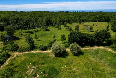 Building Land Near Poreč – 692 m² in a Quiet Location, Only 7 km from