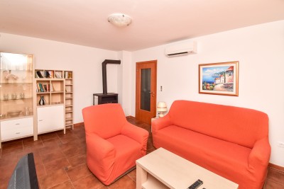 Ekskluziva! Dvojna kuća s bazenom i pogledom na more 13