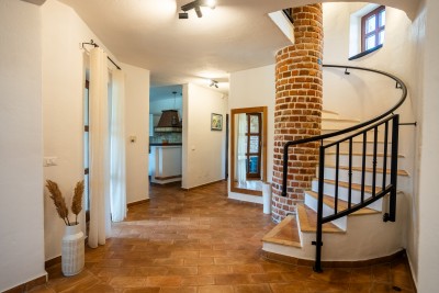 Šarmantna istarska vila s bazenom i uređenim vrtom 7