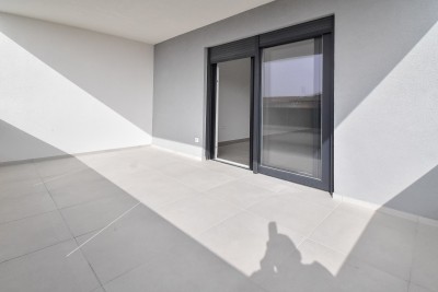 Moderan stan na 1. katu 700m od mora i marine 13