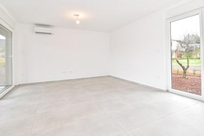 Appartamento con ampio giardino vicino al mare 7