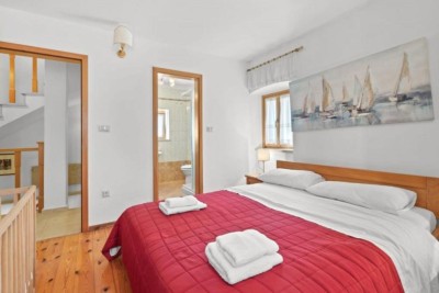 Rovinj area - two renovated stone houses with a pool 24