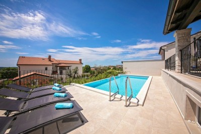 Designer villa in a quiet location with sea views 7