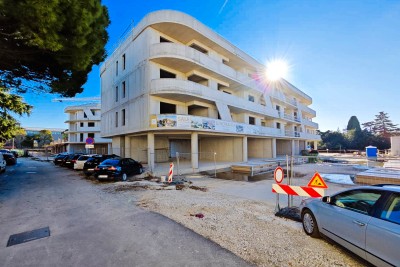 Appartamento ultra moderno con una galleria e una splendida vista nel centro di Parenzo - nella fase di costruzione