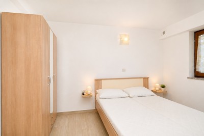 Novigrad, 300 m from the sea – Ground-floor apartment with two residential units 13