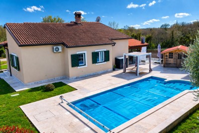 Ekskluzivna kuća – oaza mira s bazenom i garažom 6