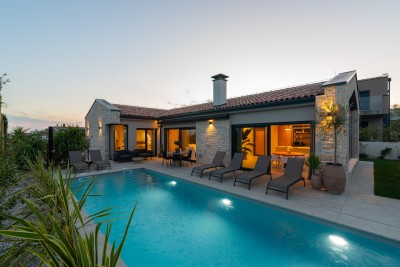 Poreč okolica, prizemnica s bazenom blizu mora! Namješteno! 32