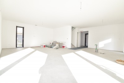 Moderna vila s štirimi spalnicami, le 3 km od središča Poreča - v fazi gradnje 4